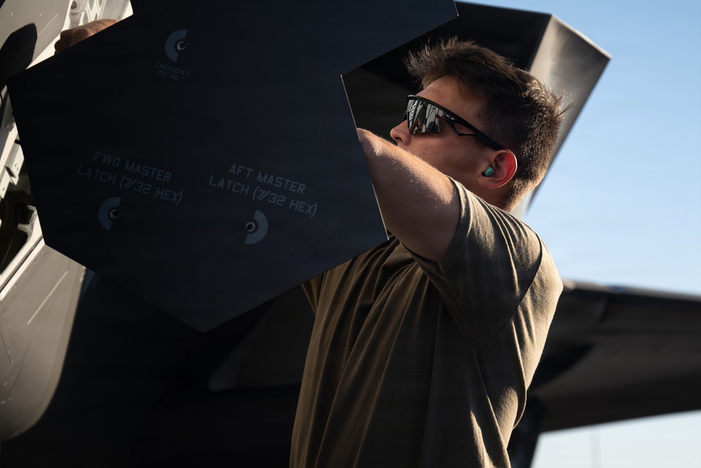 Jacksonville National Guard Base supports Weapons Instructor Course