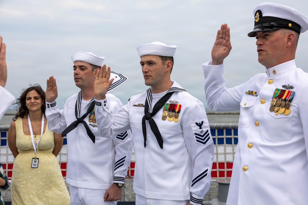 Adm. Thomas Reenlists Sailors Aboard USS Cleveland (LCS 31)