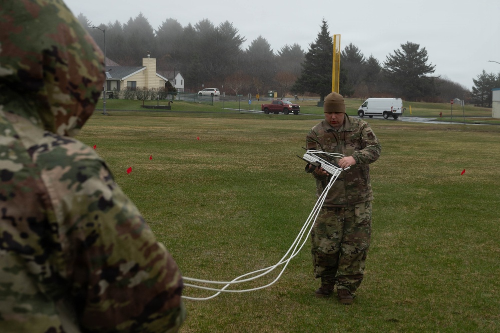 Tropic Tundra 26 communication antenna construction