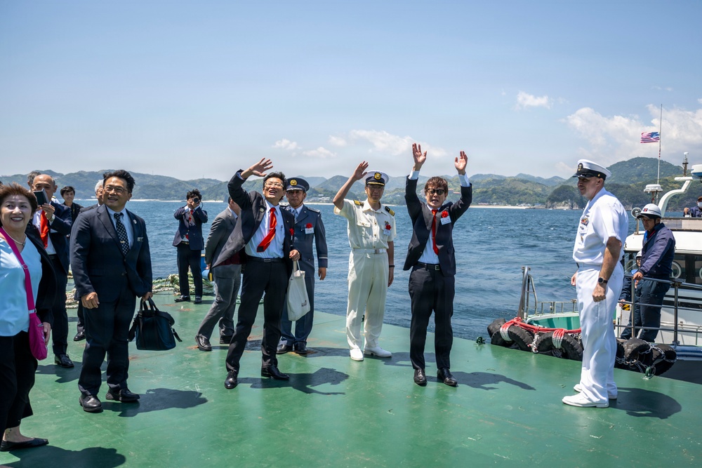 USS Howard (DDG 83) hosts local dignitaries at Shimoda, Japan during 87th annual Black Ship Festival