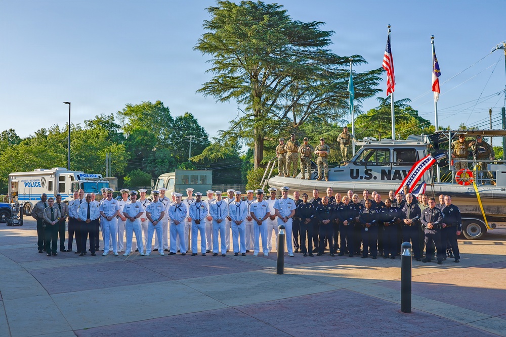 Charlotte Navy Week Sailors participate in CMPD training events