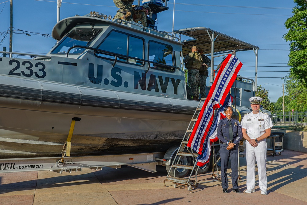 Charlotte Navy Week Sailors participate in CMPD training events