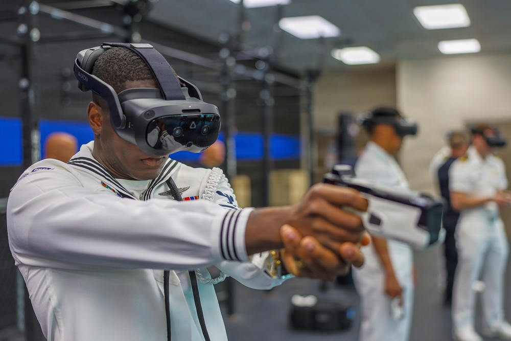 Charlotte Navy Week Sailors participate in CMPD training events