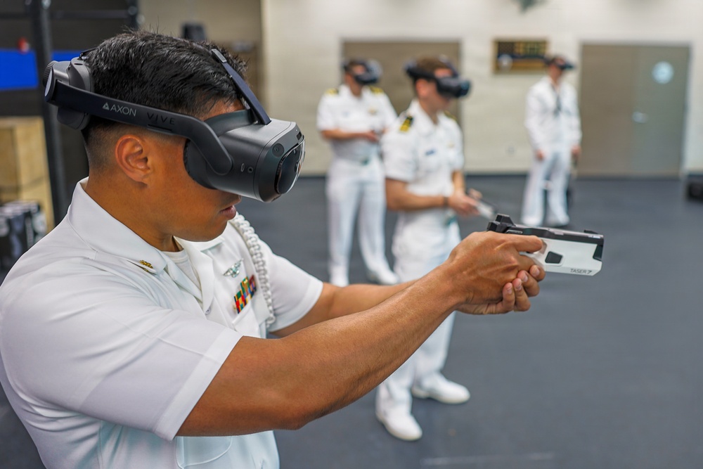 Charlotte Navy Week Sailors participate in CMPD training events