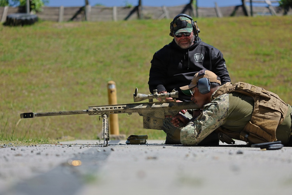 Charlotte Navy Week Sailors participate in CMPD training events