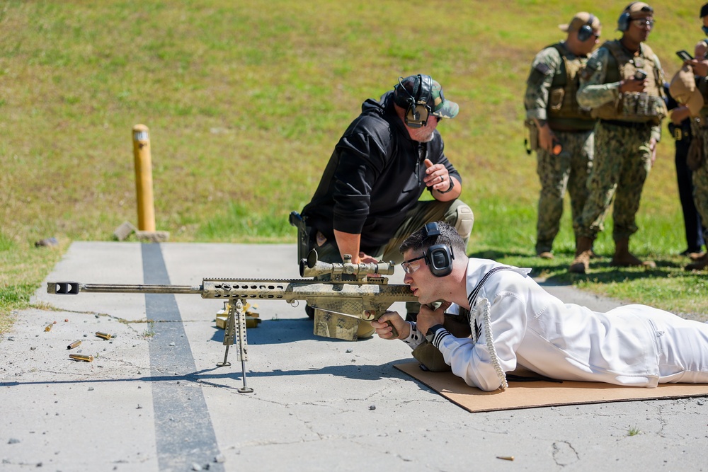 Charlotte Navy Week Sailors participate in CMPD training events