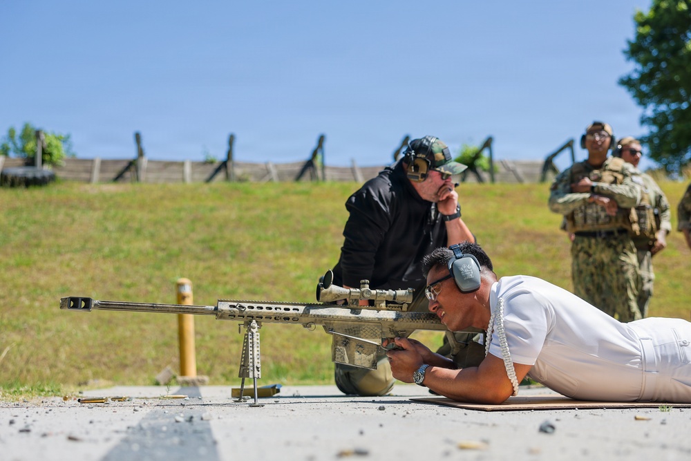 Charlotte Navy Week Sailors participate in CMPD training events