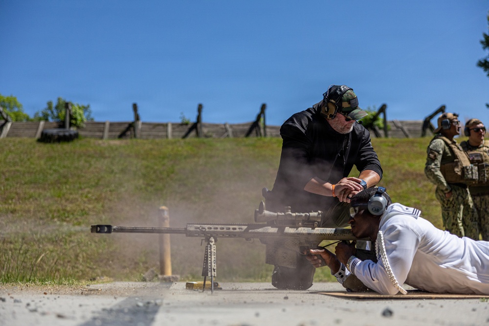 Charlotte Navy Week Sailors participate in CMPD training events