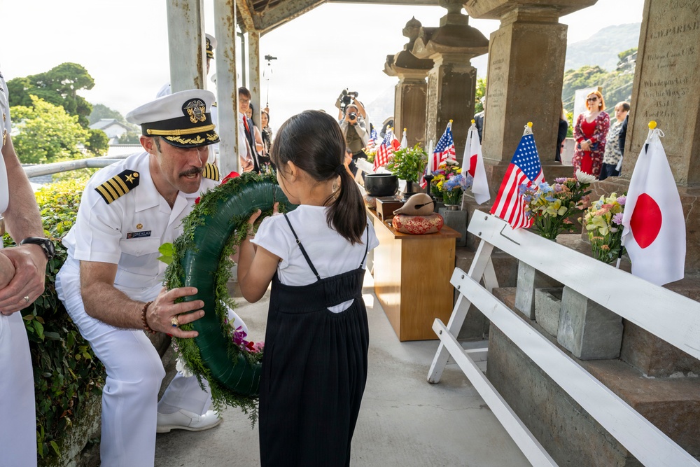 U.S. Navy commanding officers participate in a memorial service for Americans interred at Gyokusenji Temple in Shimoda, Japan during 87th annual Black Ship Festival