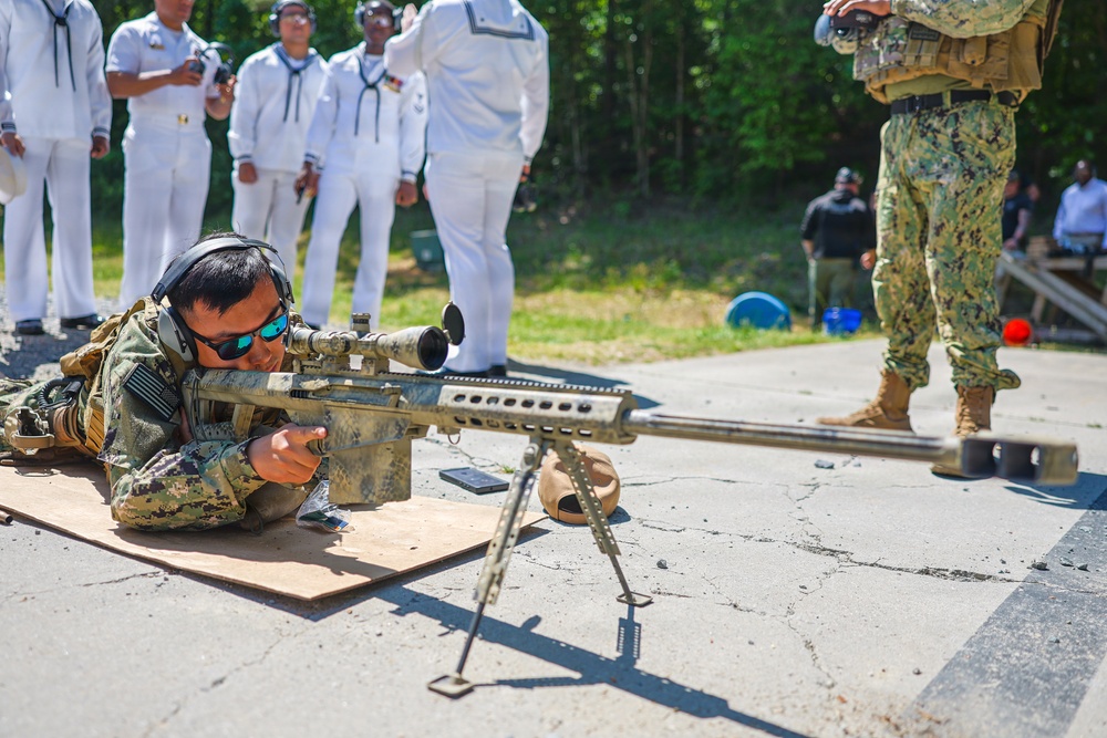 Charlotte Navy Week Sailors participate in CMPD training events