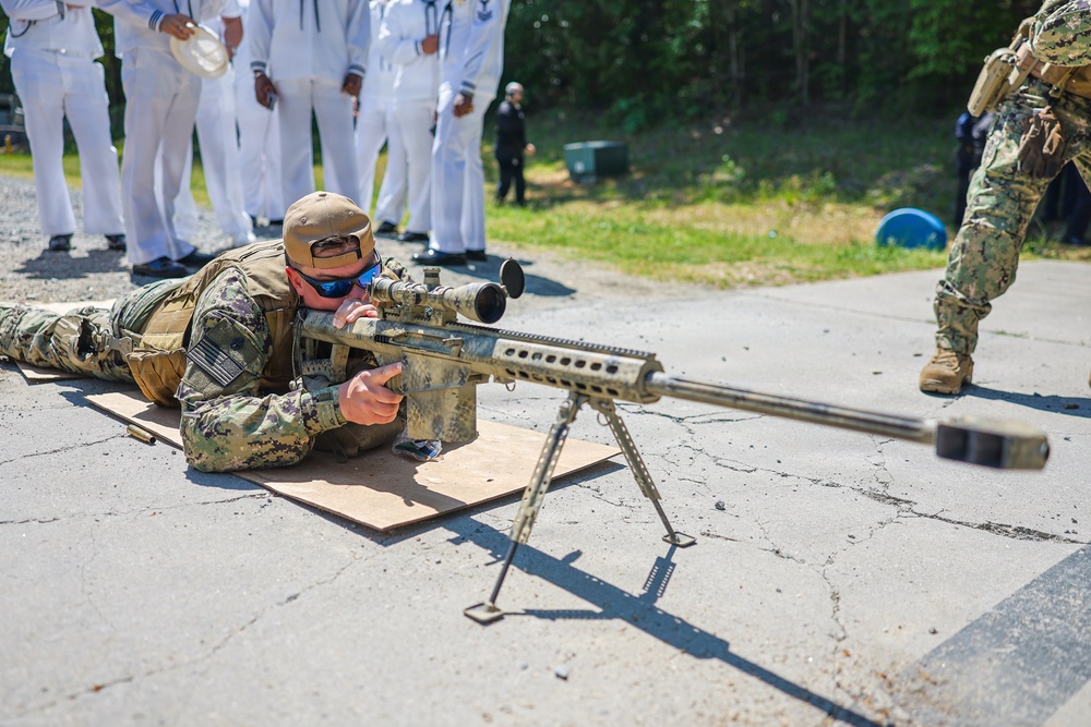 Charlotte Navy Week Sailors participate in CMPD training events