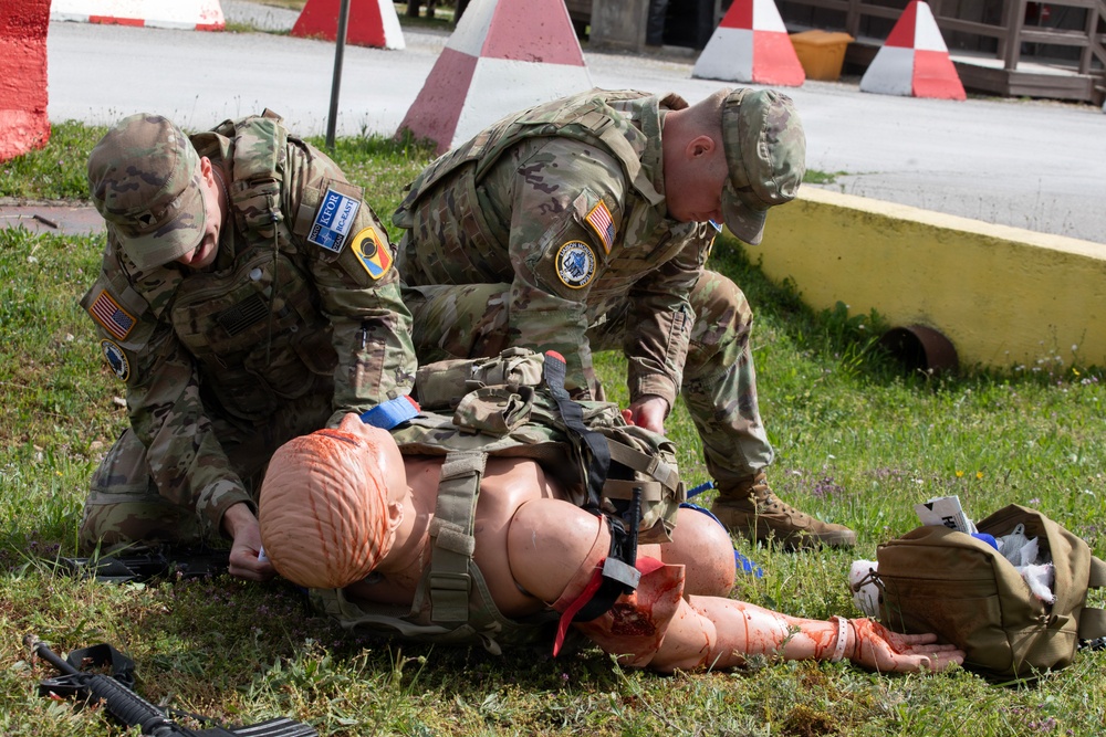 Florida Guard medics enhance KFOR’s medical readiness, capabilities during Combat Lifesaver training