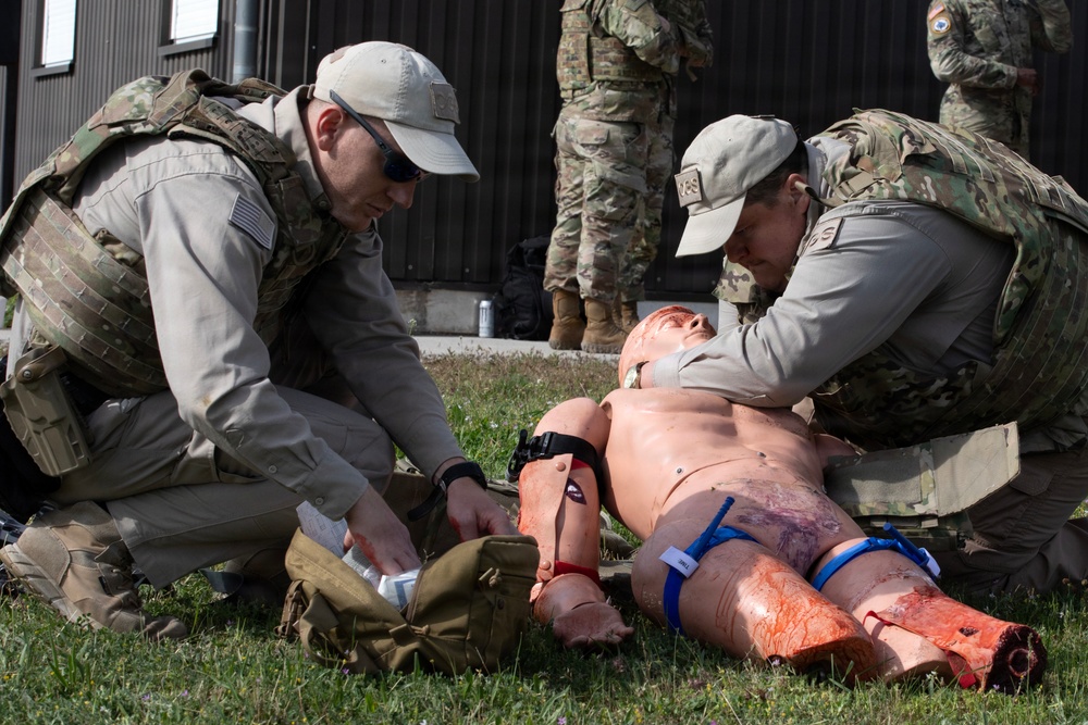 Florida Guard medics enhance KFOR’s medical readiness, capabilities during Combat Lifesaver training