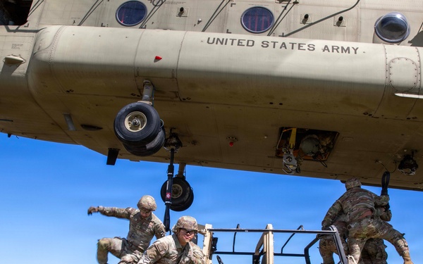 Joint Task Force Southern Guard Conduct Sling Load Training at Naval Base Guantanamo Bay