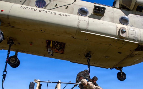 Joint Task Force Southern Guard Conduct Sling Load Training at Naval Base Guantanamo Bay