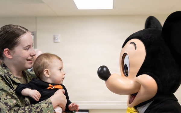Friends from Disney visit Walter Reed