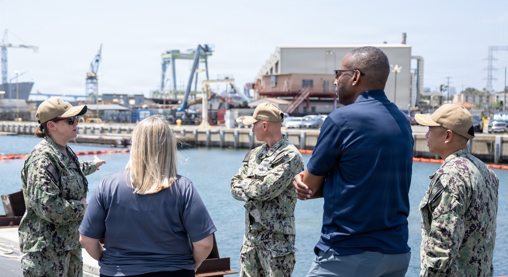 CNIC visits Naval Base San Diego