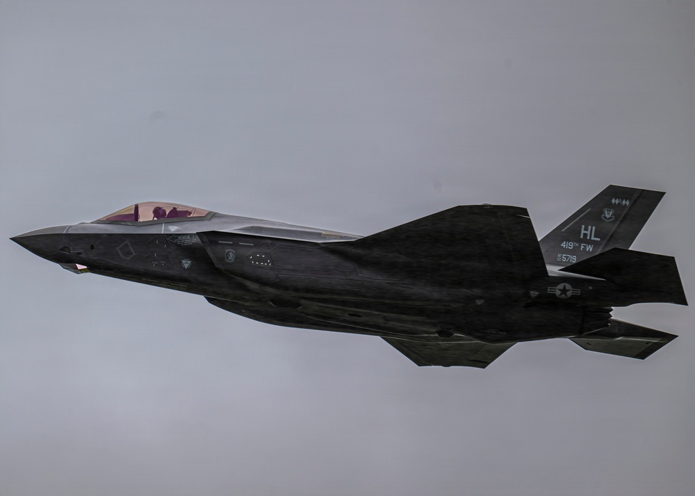 F-35A Demonstration Team Oregon International Airshow
