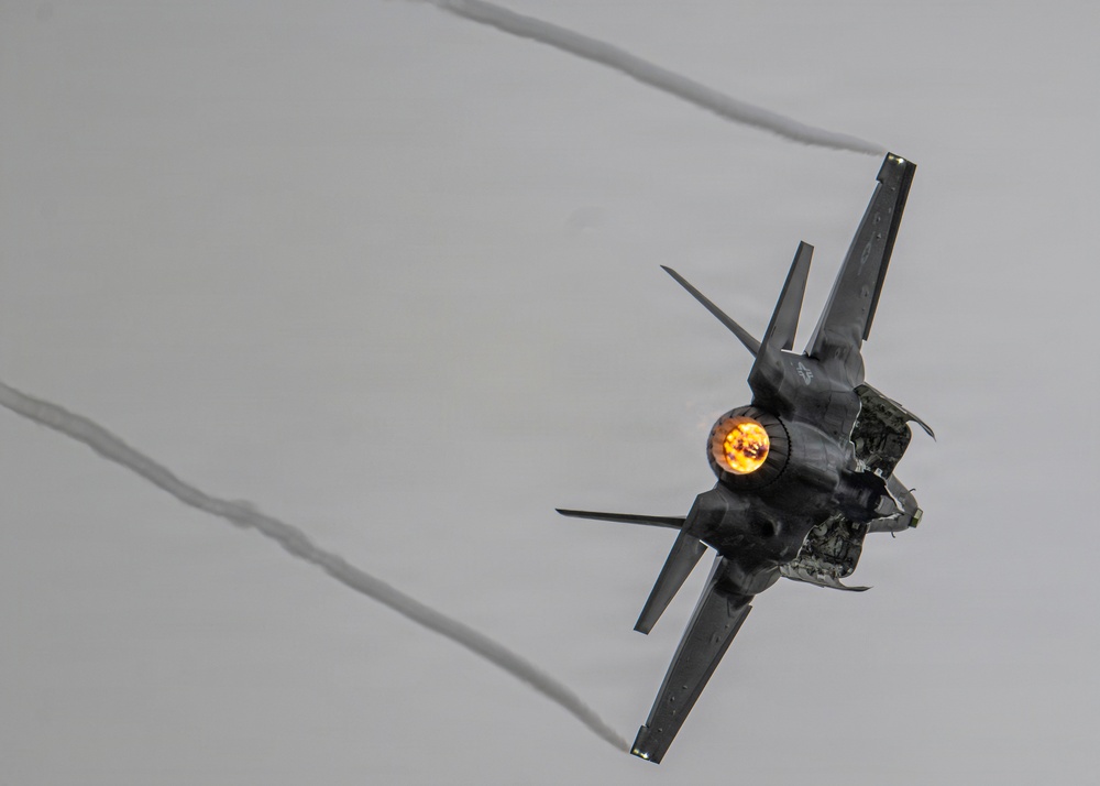 F-35A Demonstration Team Oregon International Airshow