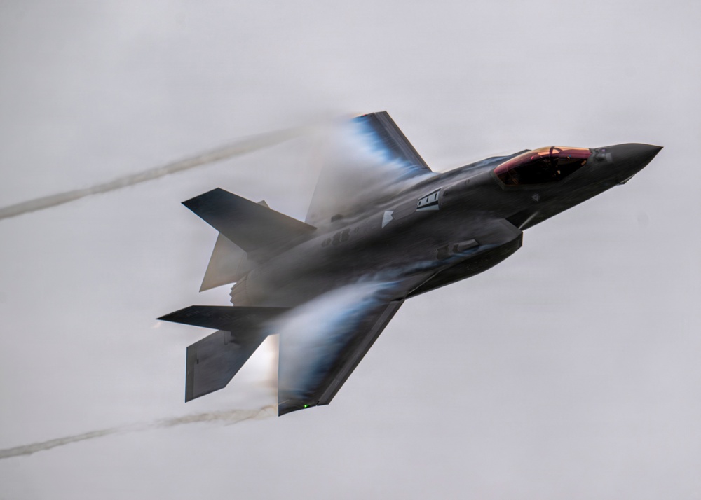 F-35A Demonstration Team Oregon International Airshow