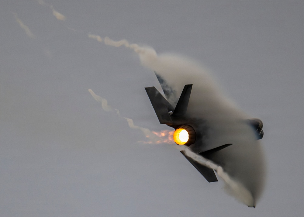 F-35A Demonstration Team Oregon International Airshow
