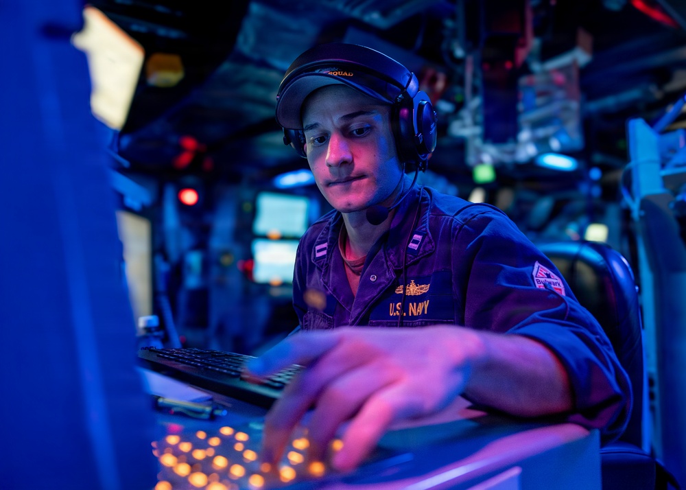 Ross Conducts Combat Systems Operations