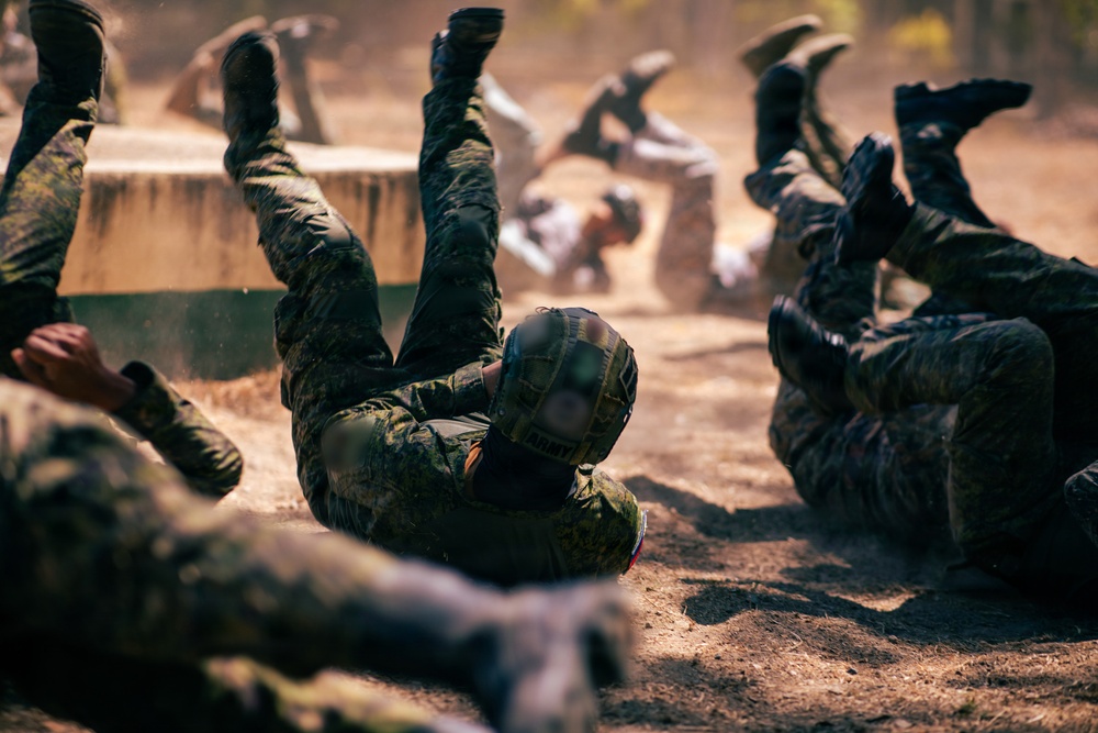 Balikatan 2026: Green Berets and Philippine special operators conduct sustained airborne training