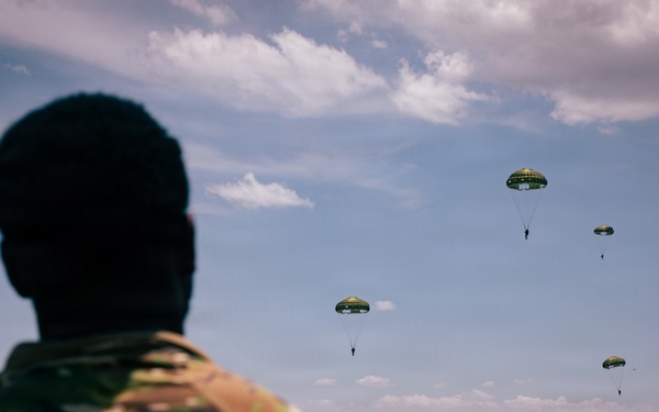Balikatan 2026: U.S. and Philippine special operators conduct combined airborne operation