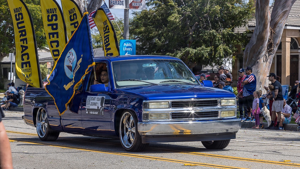 RECRUITERS ASSIGNED TO NAVY TALENT ACQUISITION GROUP PACIFIC PARTICIPATE IN THE ARMED FORCES DAY PARADE IN TORRANCE, CALIFORNIA.
