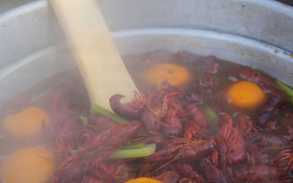 Dragons host annual crawfish cook-off