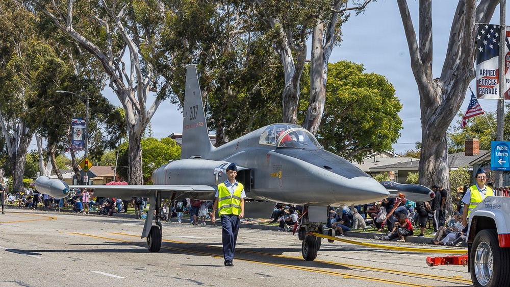 RECRUITERS ASSIGNED TO NAVY TALENT ACQUISITION GROUP PACIFIC PARTICIPATE IN THE ARMED FORCES DAY PARADE IN TORRANCE, CALIFORNIA.