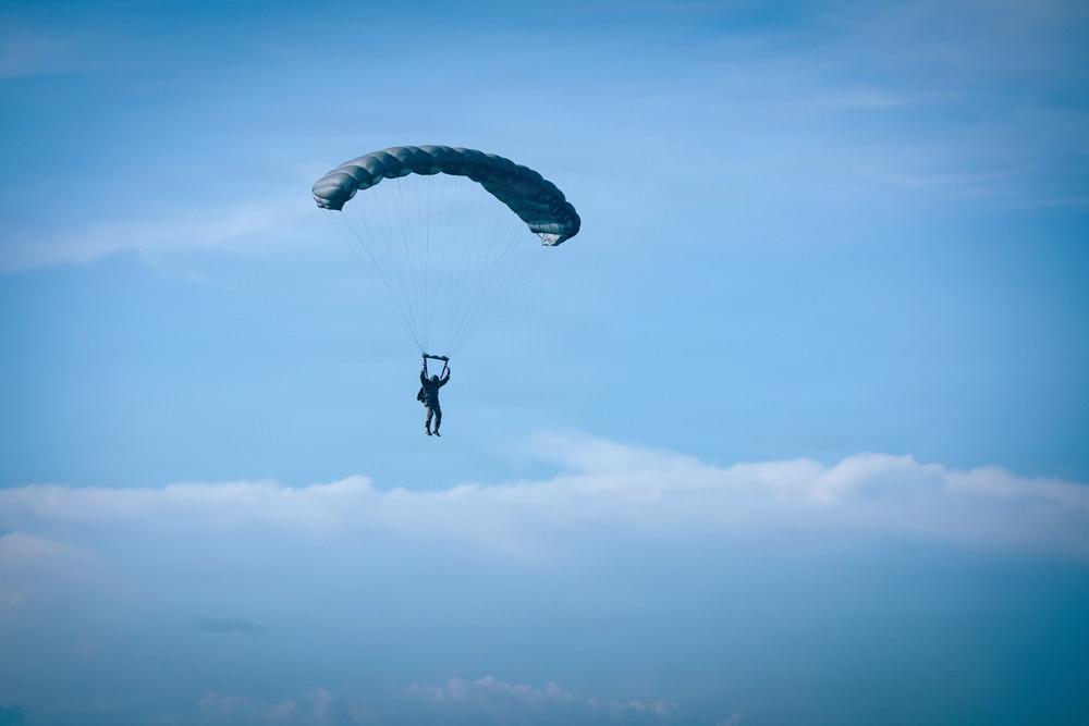 Balikatan 2026: U.S. and Philippine special operators conduct combined airborne operation