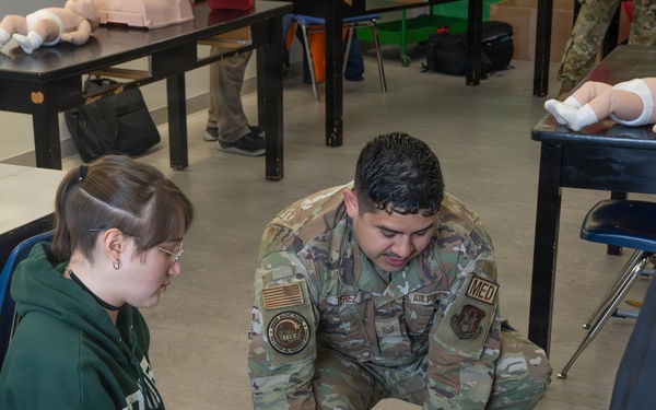 Reserve medics lead CPR class during IRT