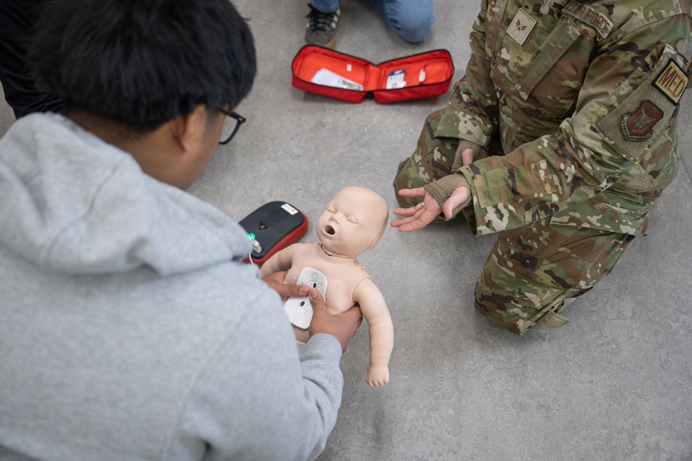 Reserve medics lead CPR class during IRT