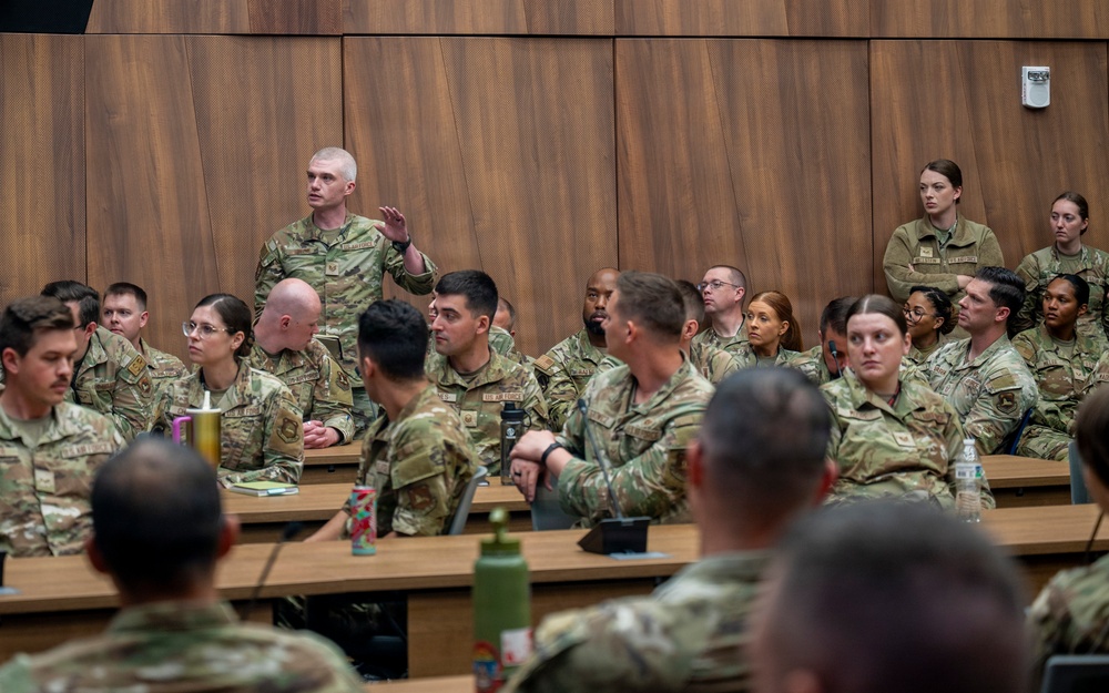 Senior intelligence leaders visit NASIC, connects with Airmen