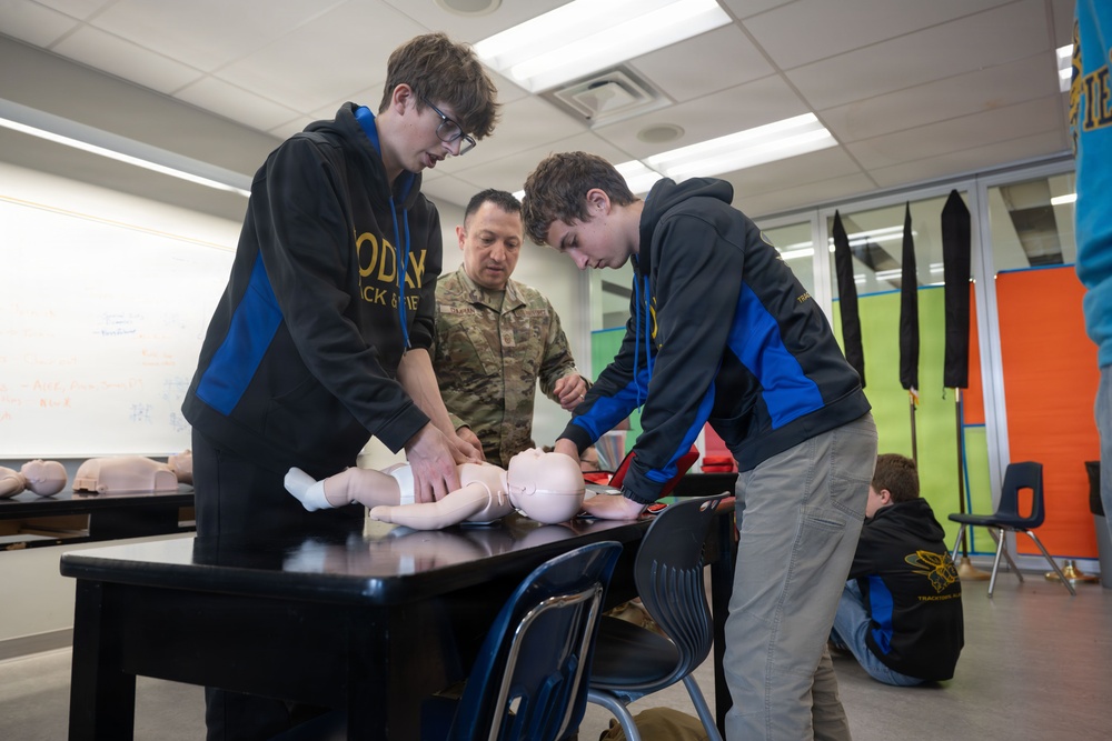 Reserve medics lead CPR class during IRT
