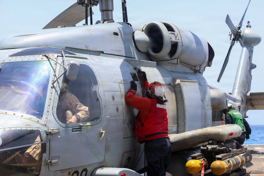 USS John Finn (DDG 113) Conducts Flight Quarters