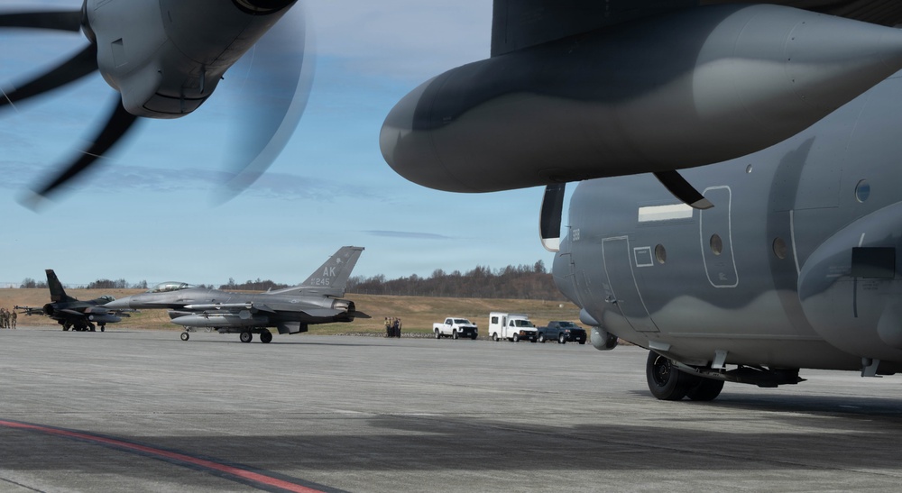 18th Fighter Interceptor Squadron conducts FARP at JBER