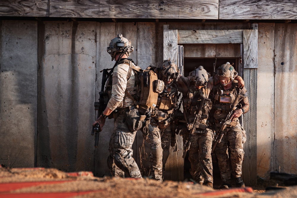 3rd Special Forces Group (Airborne) Conducts Live-Fire Exercise