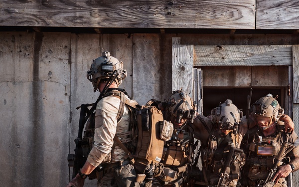3rd Special Forces Group (Airborne) Conducts Live-Fire Exercise