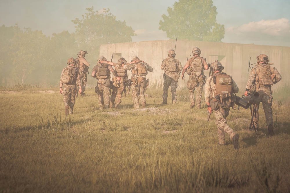 3rd Special Forces Group (Airborne) Conducts Live-Fire Exercise