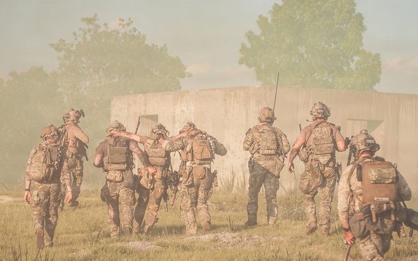 3rd Special Forces Group (Airborne) Conducts Live-Fire Exercise