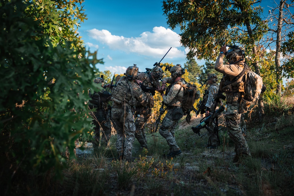 3rd Special Forces Group (Airborne) Conducts Live-Fire Exercise