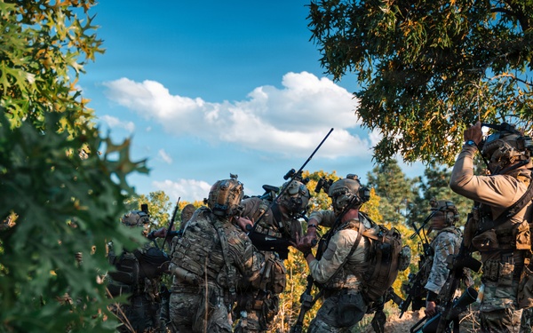 3rd Special Forces Group (Airborne) Conducts Live-Fire Exercise