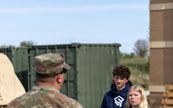 Millard Public Schools Students Visit Elkhorn Reserve Center