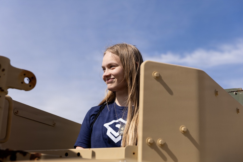 Millard Public Schools Students Visit Elkhorn Reserve Center