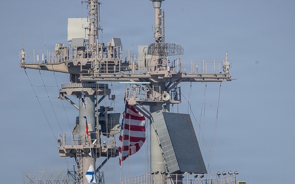 USS Essex (LHD 2) arrives in Los Angeles for LA Fleet Week