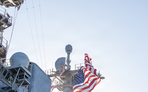 USS Essex (LHD 2) arrives in Los Angeles for LA Fleet Week