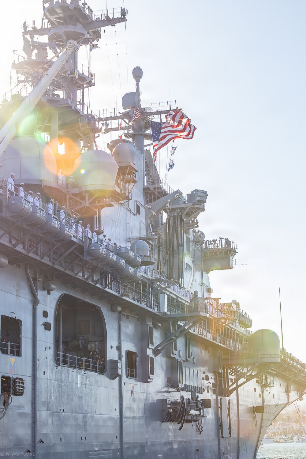 USS Essex (LHD 2) arrives in Los Angeles for LA Fleet Week