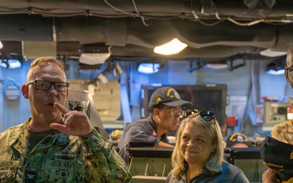 Excellence Ashore: CNIC leaders visit San Diego Waterfront